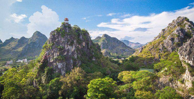 五彩田园这里有着大自然的鬼斧神工——穿镜山,天门关,鹿峰喀斯特地貌