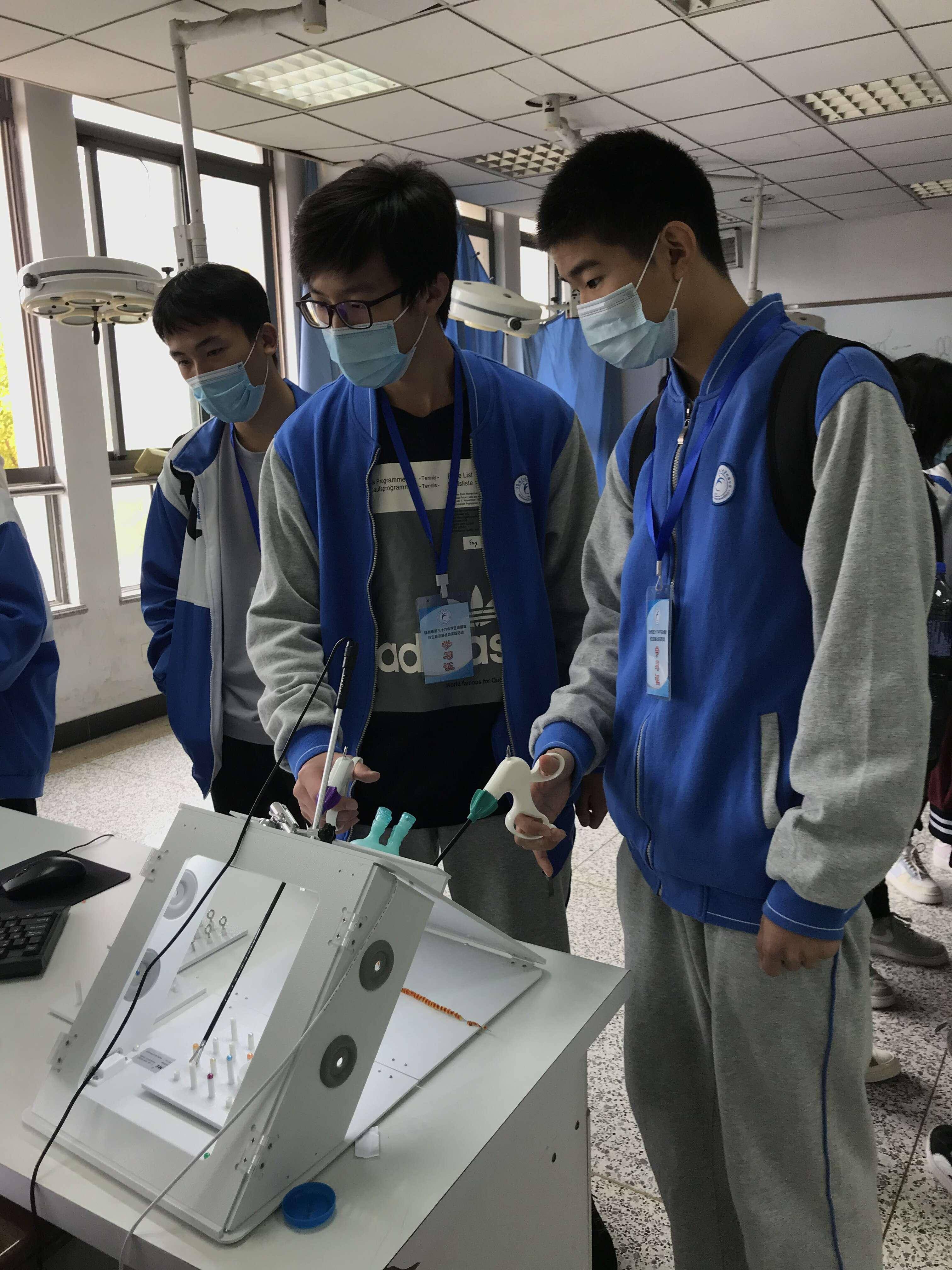徐州市第三十六中学社会实践活动之走进医科大