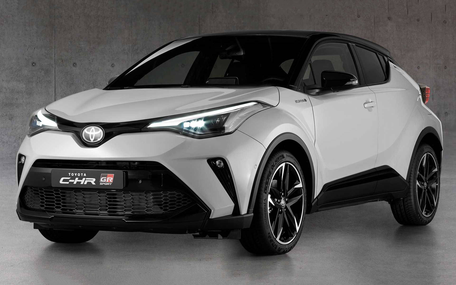 2021款丰田c-hr gr sport主要是配备了一个外观套件,在前大灯,雾灯处