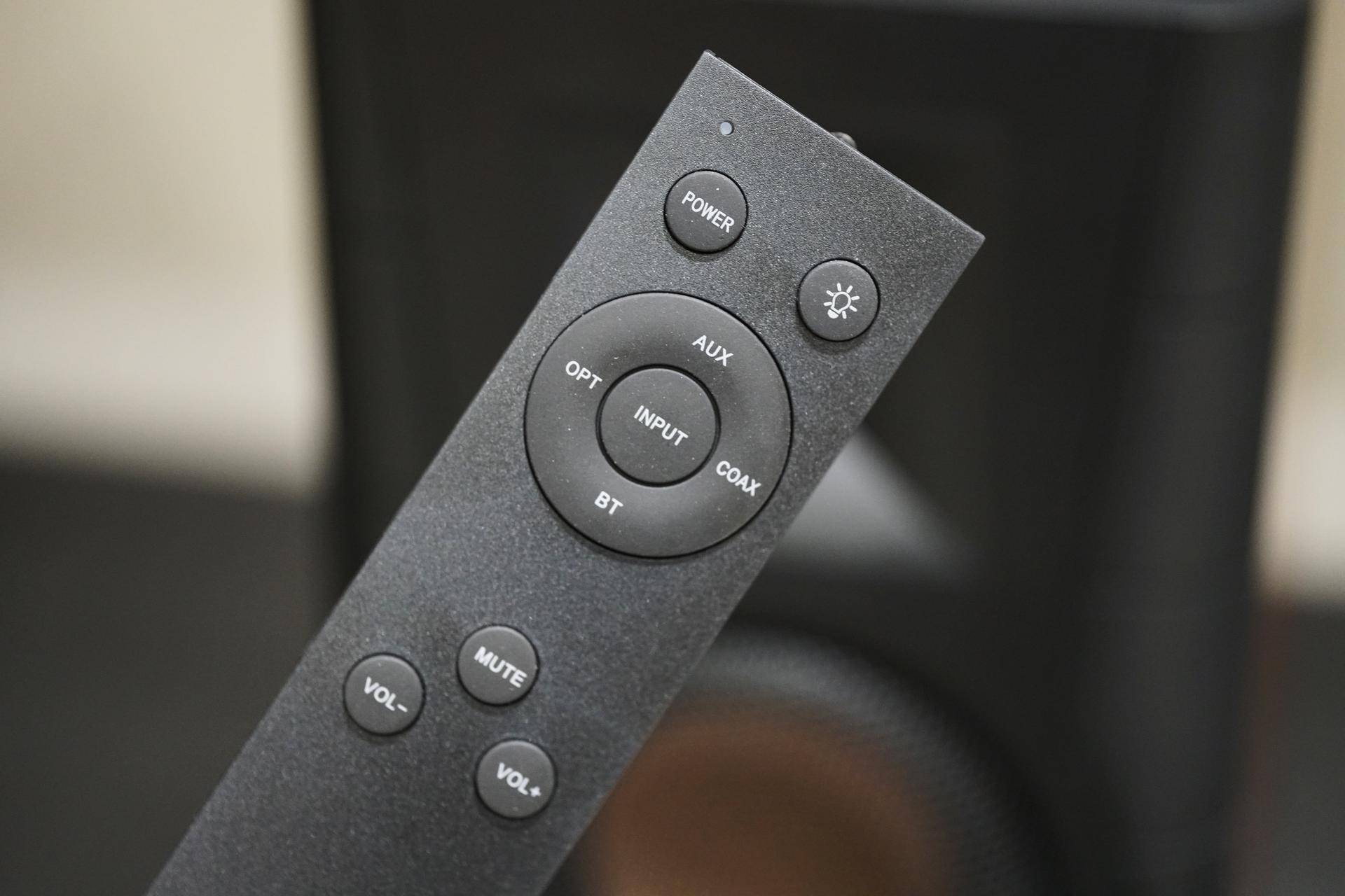 谁说桌面音箱不能摆客厅!惠威d100开箱简评