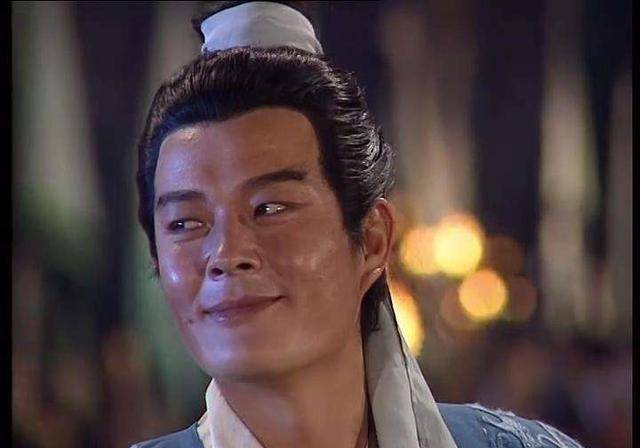 他演《三国演义》走红,有朋友让拍戏,无论角色大小,他都去帮忙