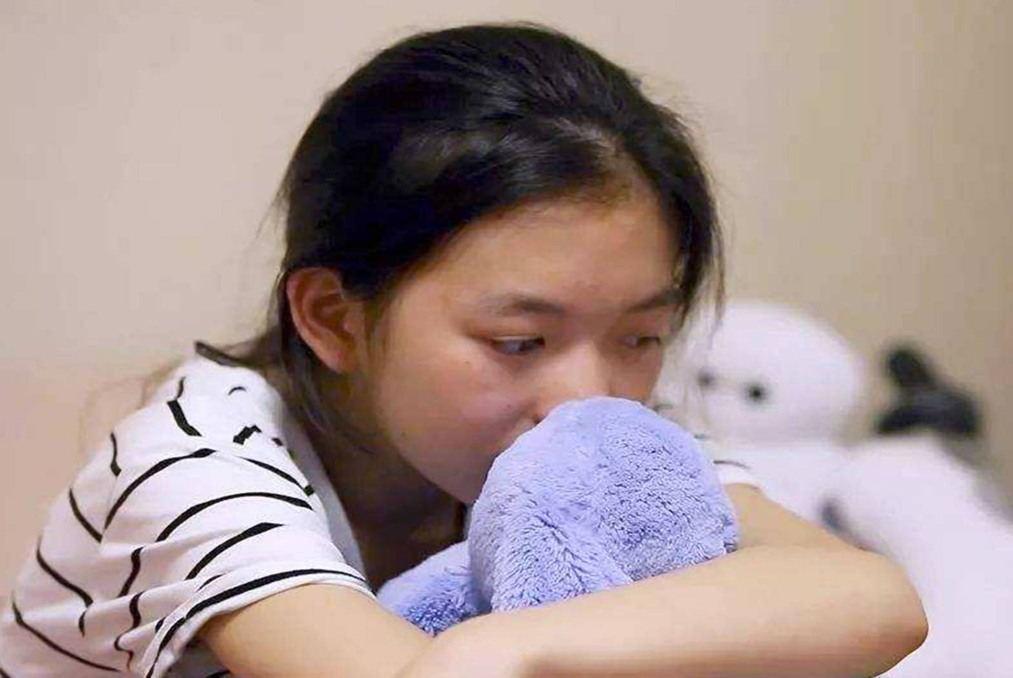 心理学家:孩子童年有三种经历,长大逃不开自卑,背后推手是父母_手机