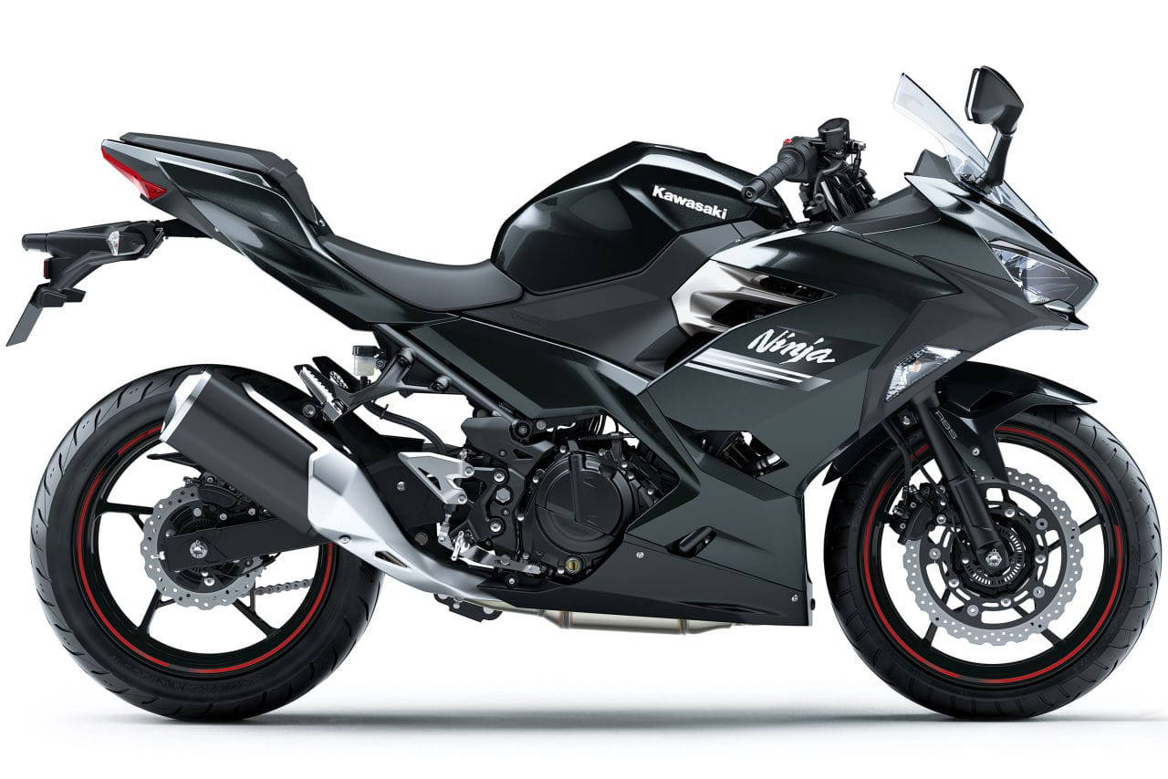 川崎套娃家族壮大ninja250新款日本上市和忍4长的一样