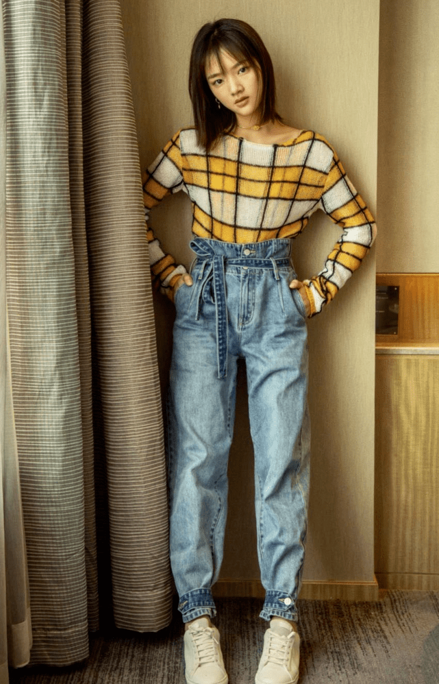 为演活角色抑郁的她20岁把牛仔裤穿成堆堆裤这腿得有多细