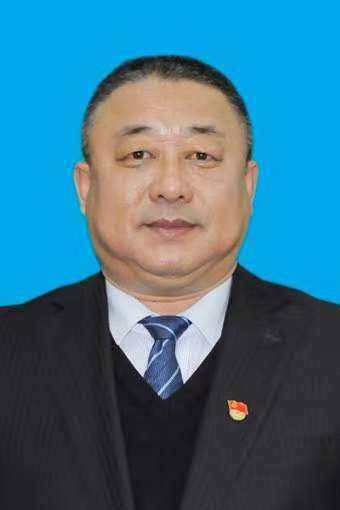 作者简介:江渝,原名姜金利,男,1966年1月生.全国公安战线二级英模.