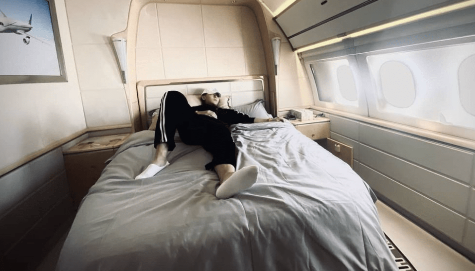黄子韬晒私人飞机是什么水平
