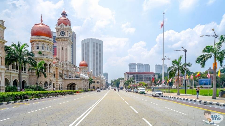 马来西亚标志性文化广场由球场改建而成国民每年在此庆祝国庆