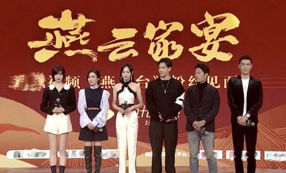 45岁佘诗曼强抱谭凯!太直接将对方搞懵了?网友:在一起在一起