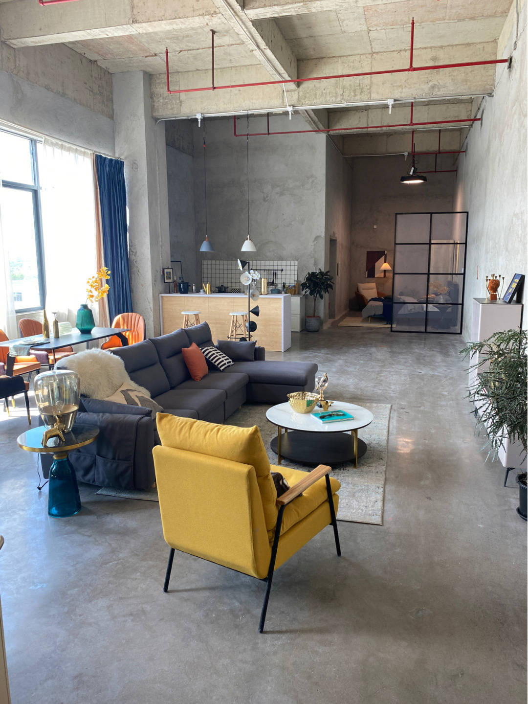 毛胚房直接布置软装没想到也可以这么美水泥地面油光亮亮好看