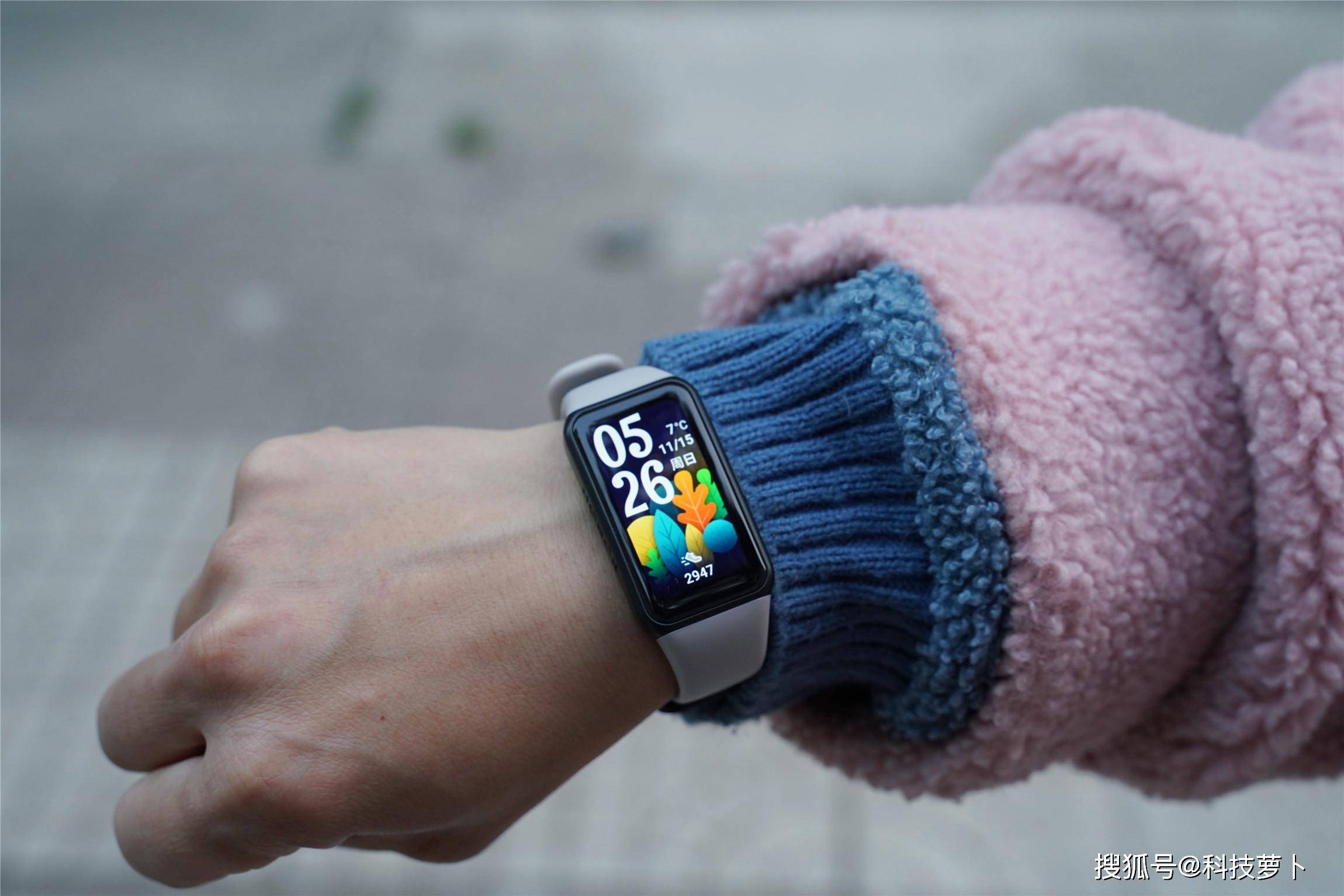 全面屏加持的荣耀手环6能带来什么样的体验