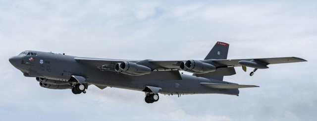 你也想飞一个世纪美军b52轰炸机启动换发工作已服役半世纪