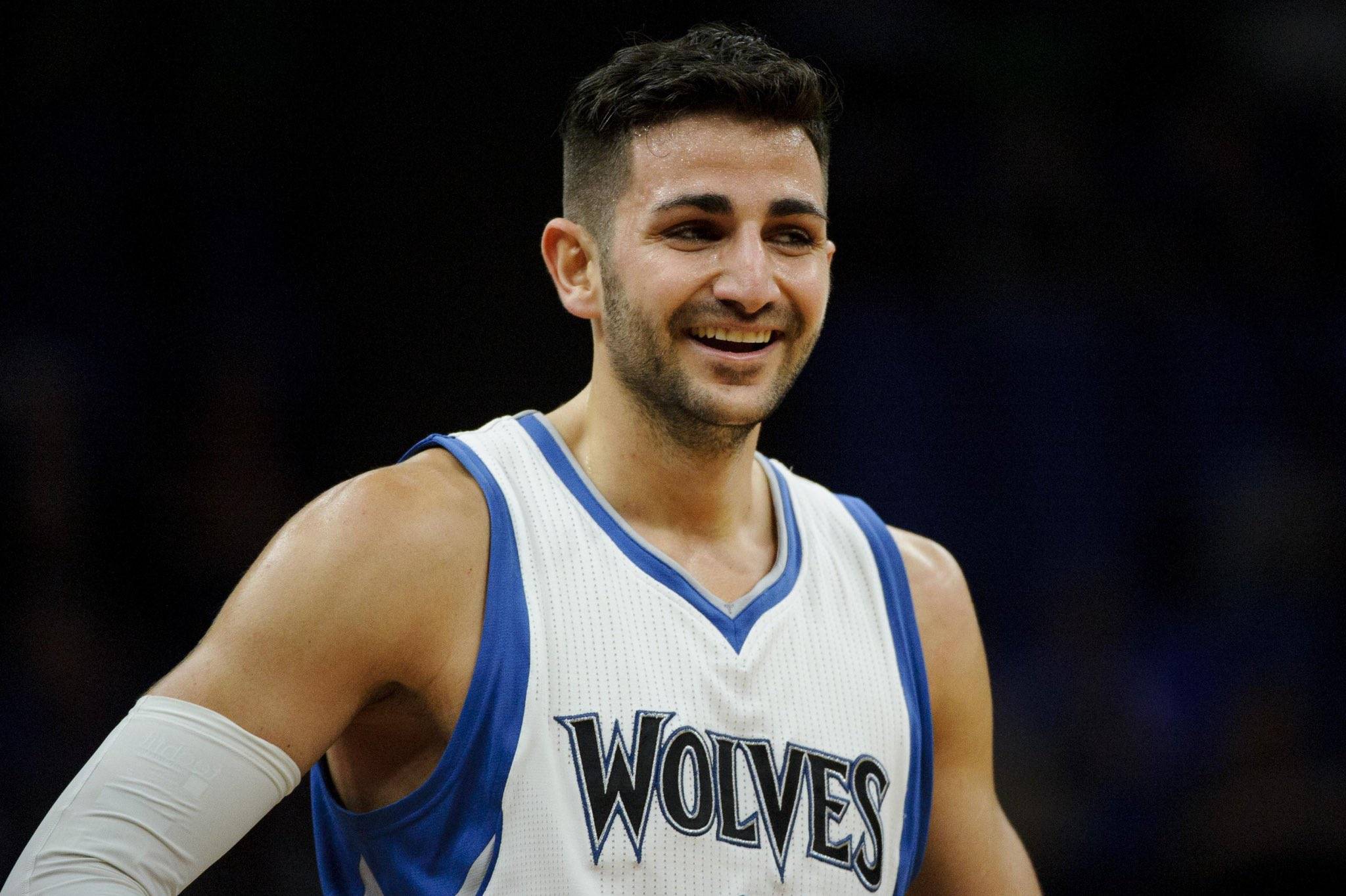 北京时间11月19日消息,根据espn著名记者adrian wojnarowski报道,消息