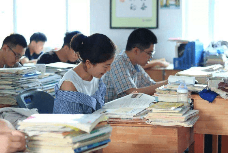 复读生和应届生同样参加高考，录取时有啥区别，考生和家长要知道_时候