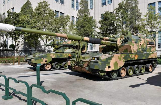 与中俄自行火炮相比问题,美军在m109a6基础上发展了m109a8型榴弹炮