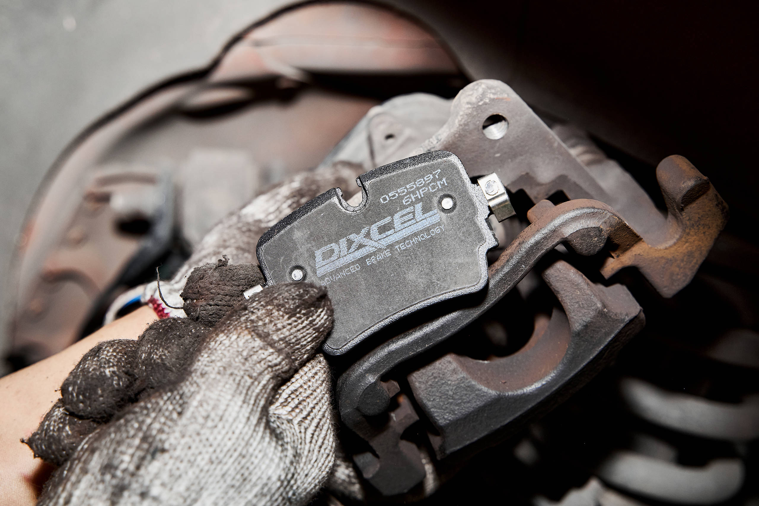 捷豹f-type更换dixcel高性能刹车片 兼顾日常行驶和赛道玩耍