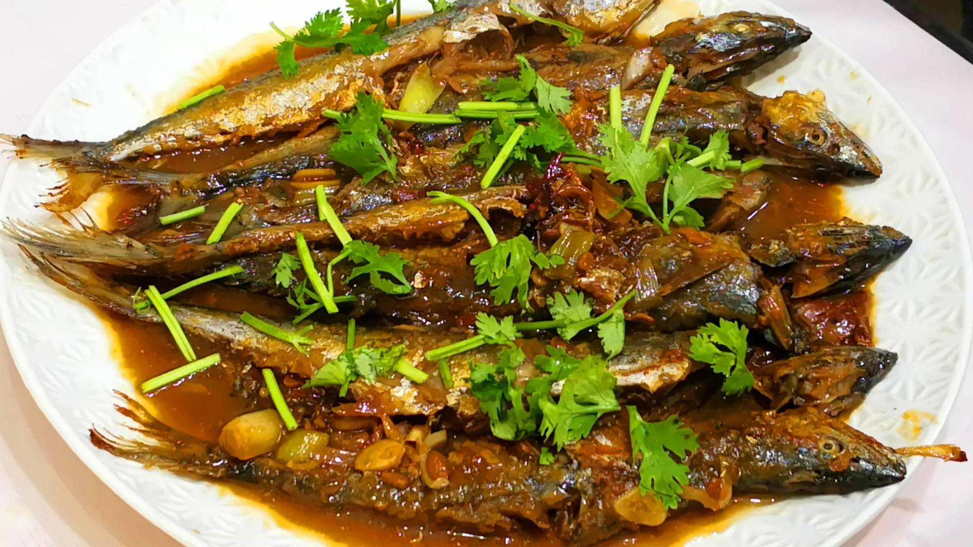 冬天碰到这鱼,我从不还价,目前无法人工养殖,做酱香鱼最美味!