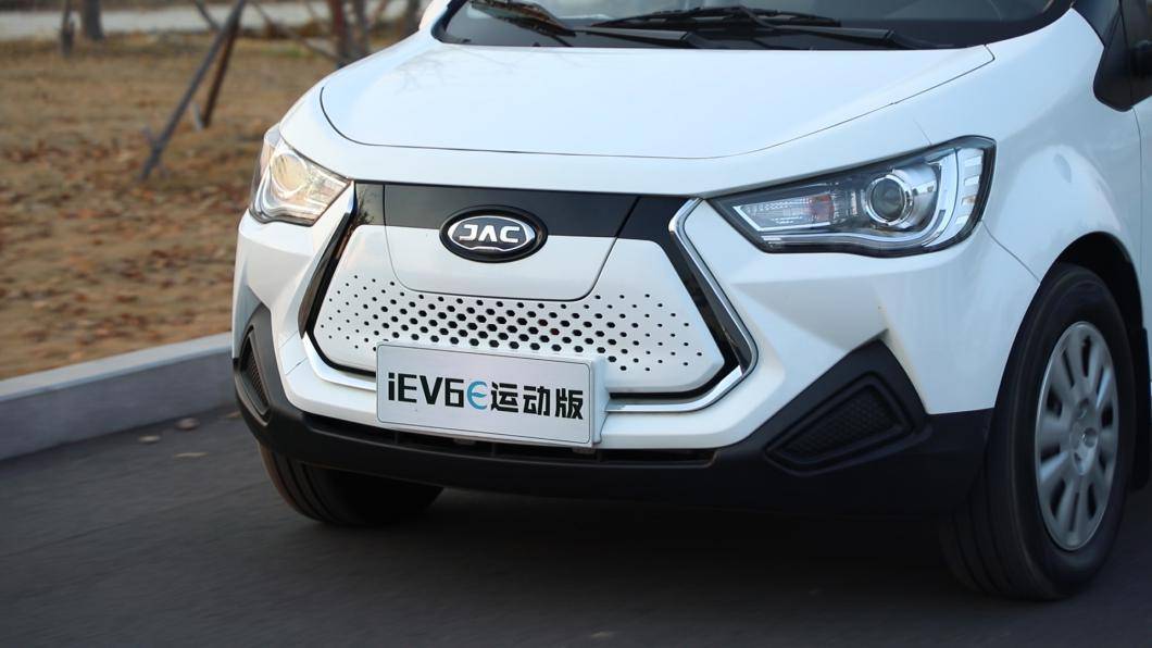 试驾评测国民级纯电微车江淮新能源2020款iev6e