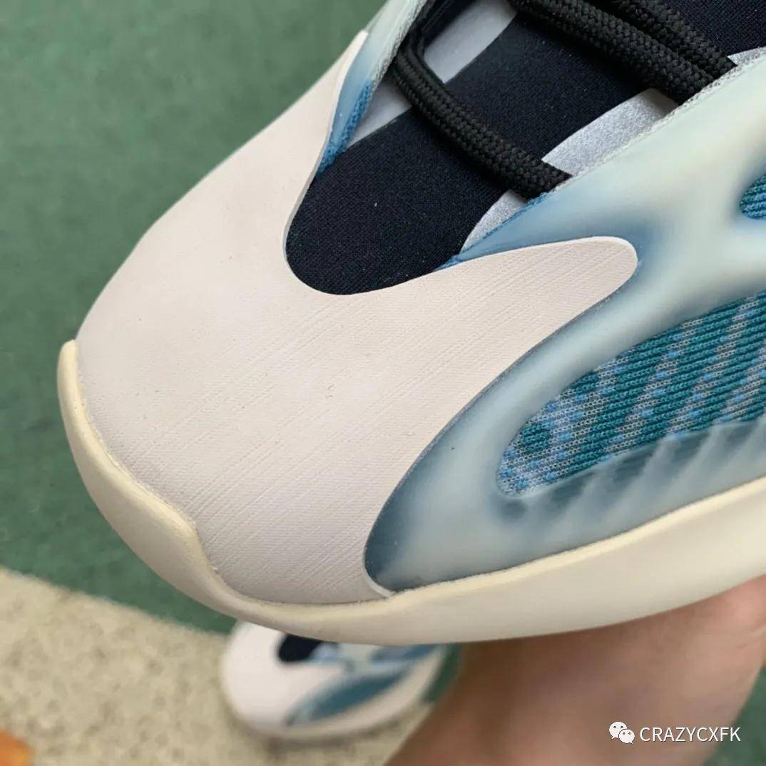 阿迪达斯adidasyeezy700v3kyanite椰子极光蓝晶石运动鞋
