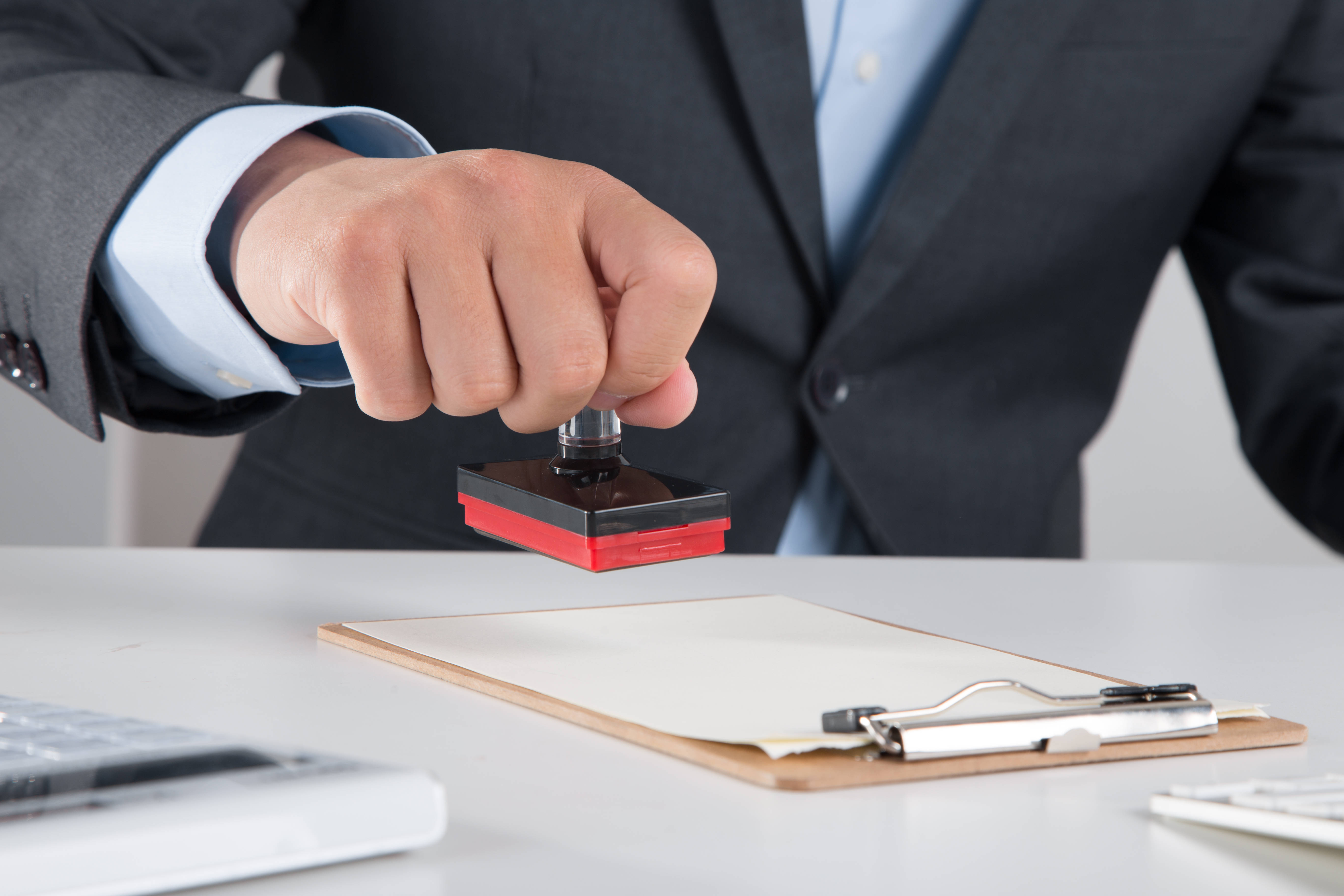 发票盖章很容易?其实90%会计都做错过这1步!看看你中招没!