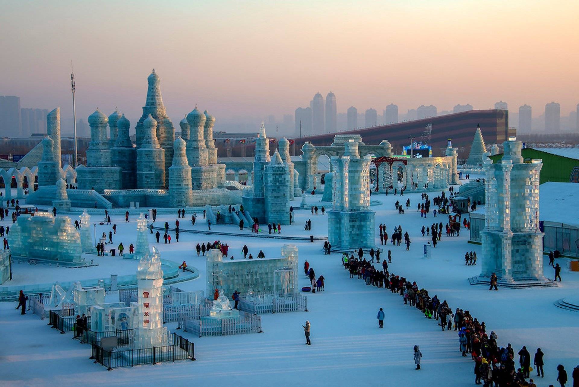 因冰雪文化成名的城市最低气温能到零下40多度游客却络绎不绝