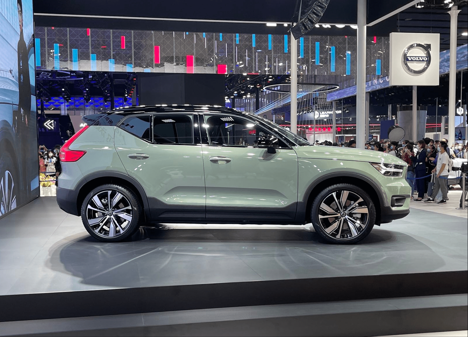 纯电版沃尔沃xc40上市保不保值不知道关键的时候能保命