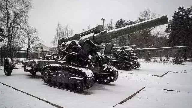 二战苏联最可怕的支援火炮之一绰号斯大林之锤的b4榴弹炮