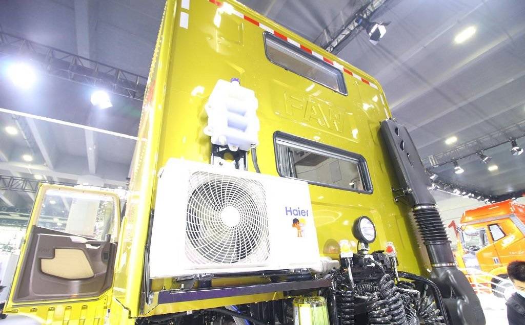 原装外挂空调,还带抽水马桶?这辆卡车豪华程度超乎想象!