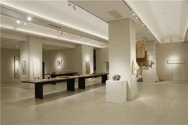 时间的针脚智慧之手倪玲玲个展在大千当代艺术中心开幕