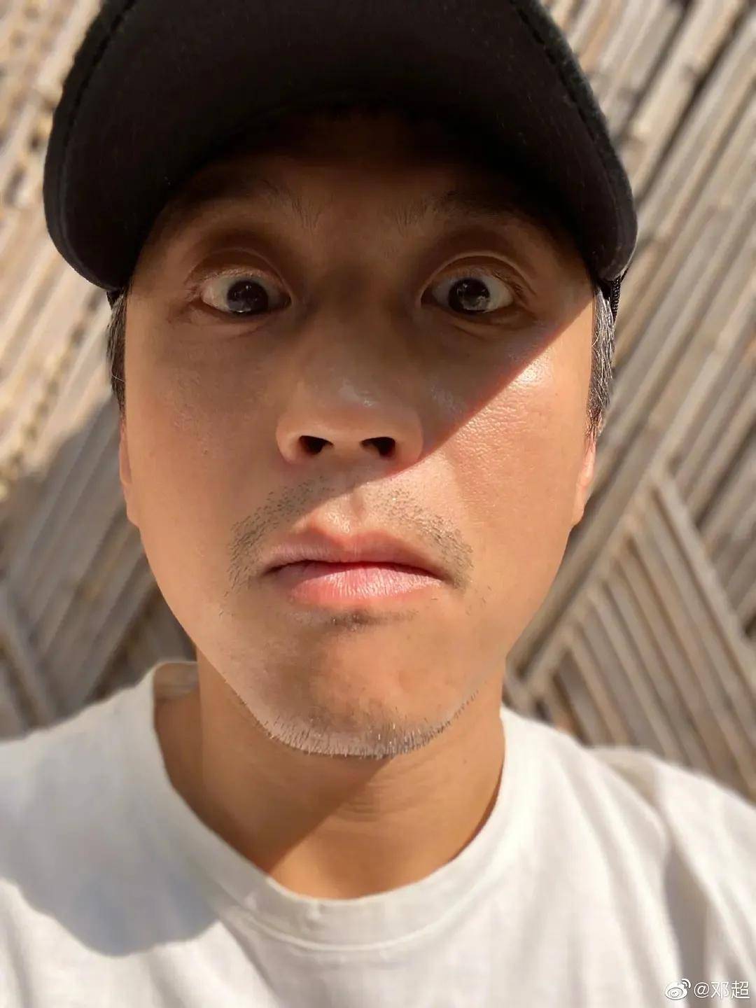 男明星都喜欢对鼻孔自拍以为很帅,除了杨洋各有各的丑法