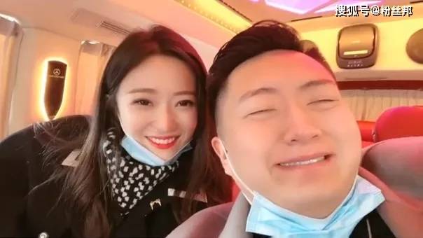 原创yy小洲也结婚了与公会女主播温暖登记领证这小子也长大了