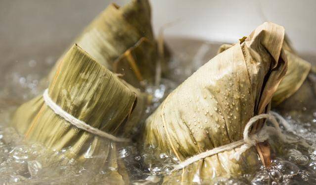 原创粽子煮多久才能熟?不懂先看看,这样煮半个小时,粽子软糯不夹生