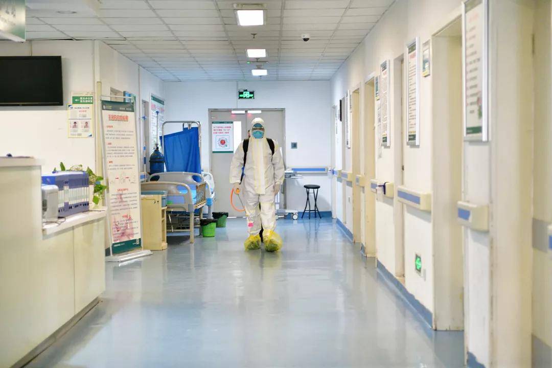 什邡市人民医院开展普通病区发现疑似新冠肺炎感染应急演练