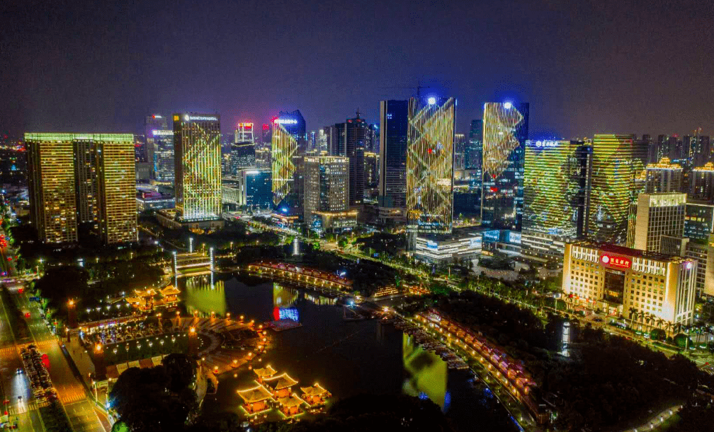 2字头住进cbd江景圈广州人看一次就满意的神盘就是ta