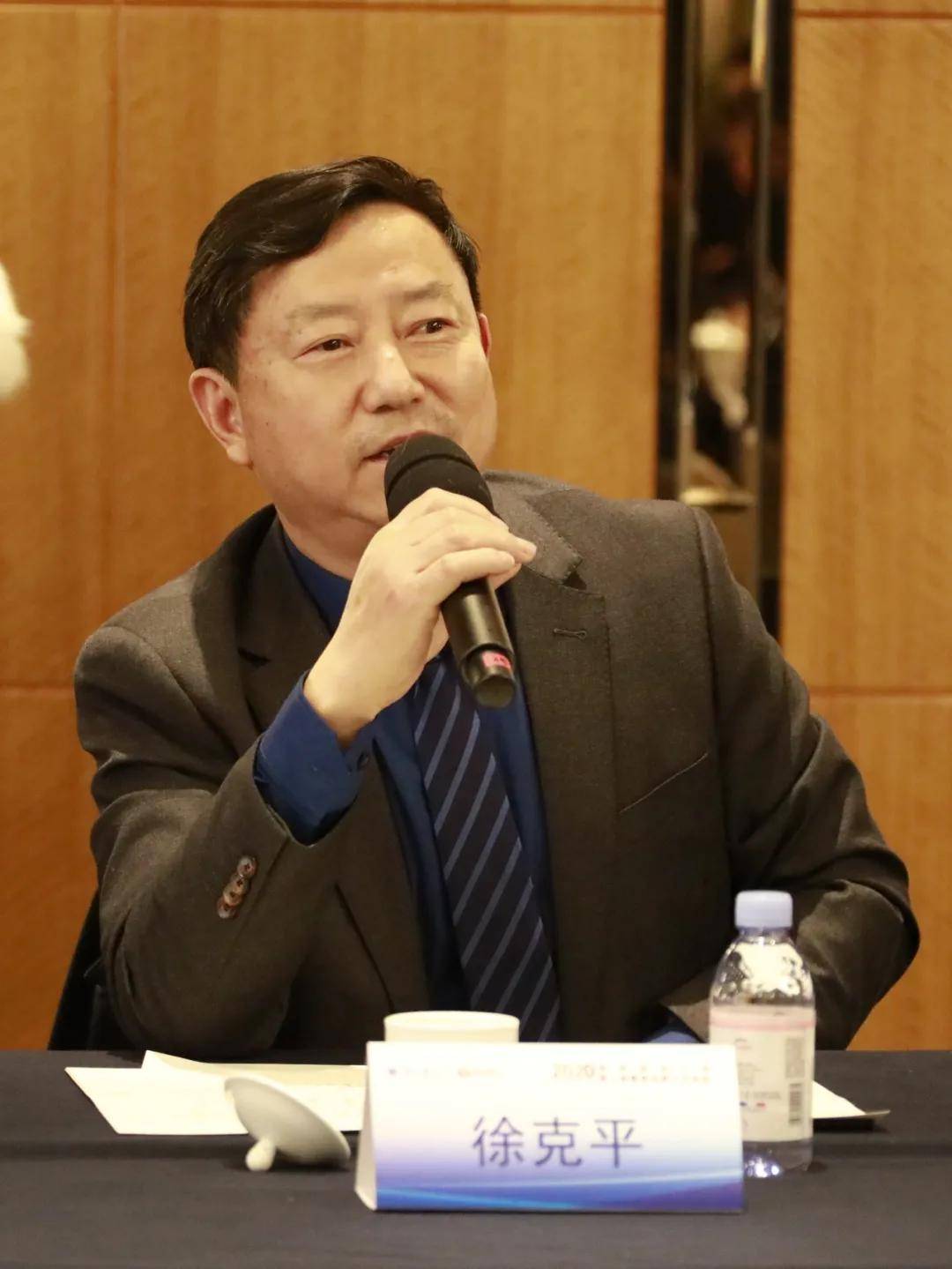 徐鸣讲话.他表示,2020年是极不平凡
