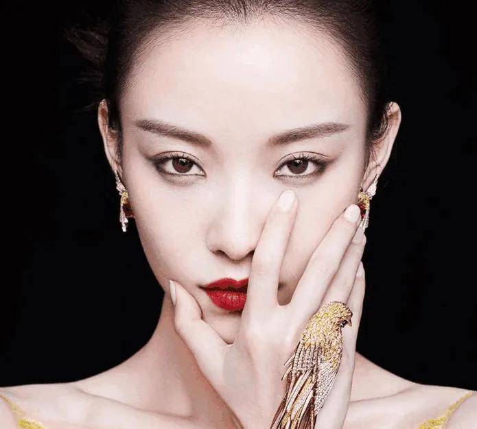 珠宝VS饰品有什么不同？30岁女人必须要知道的几点！