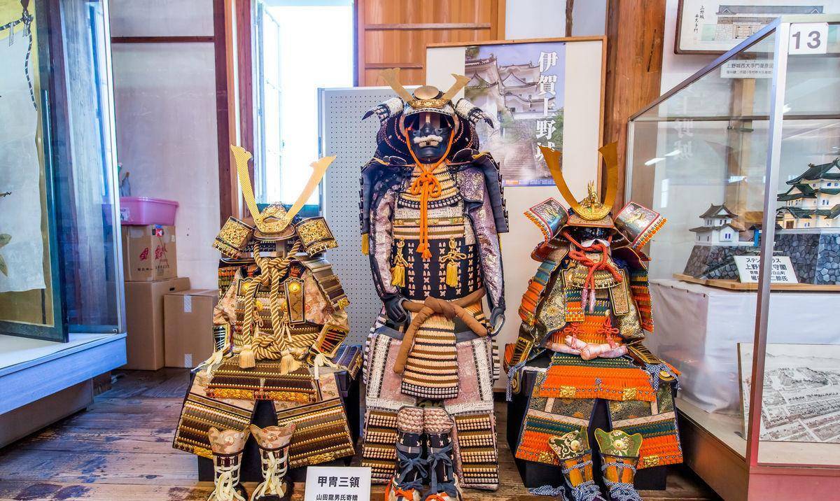 日本军帽为何挂着两片布?外形丑陋却代表武士精神,作用不可小觑