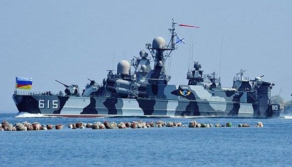 原创世界上吨位最大的侧壁式气垫船:"布拉风"级导弹攻击舰