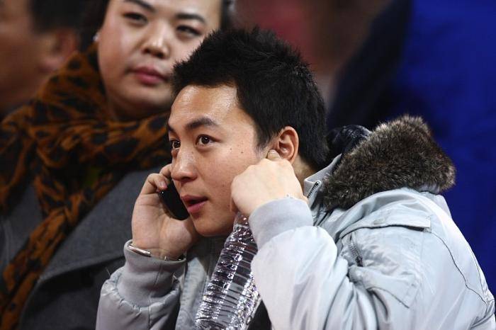 从小长得美,曾"迷倒"释小龙,长大后嫁黑人老公,灵气全无!_叶彤