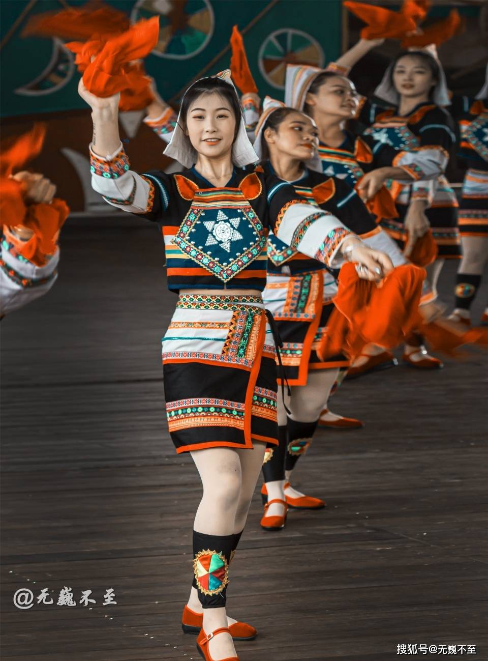 祖先是亲兄妹,自称舅舅的后代,中国热带雨林最神秘的民族-搜狐大视野