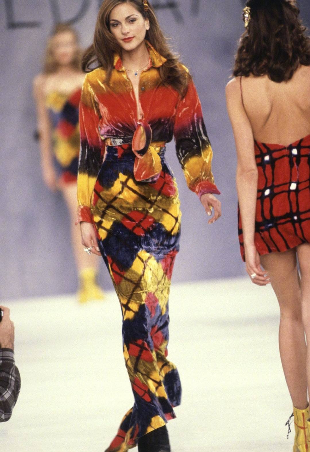 过去的才是经典,1994秀场造型,每一套都值得借鉴