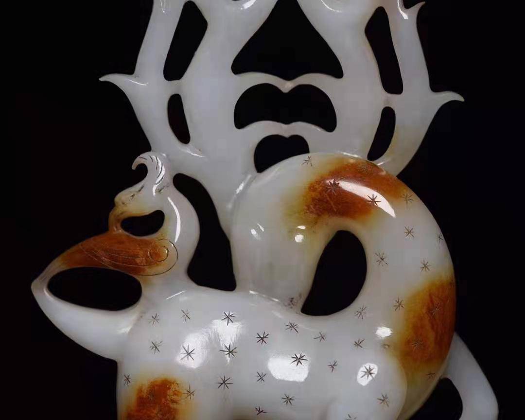 和田白玉梅花鹿雕件