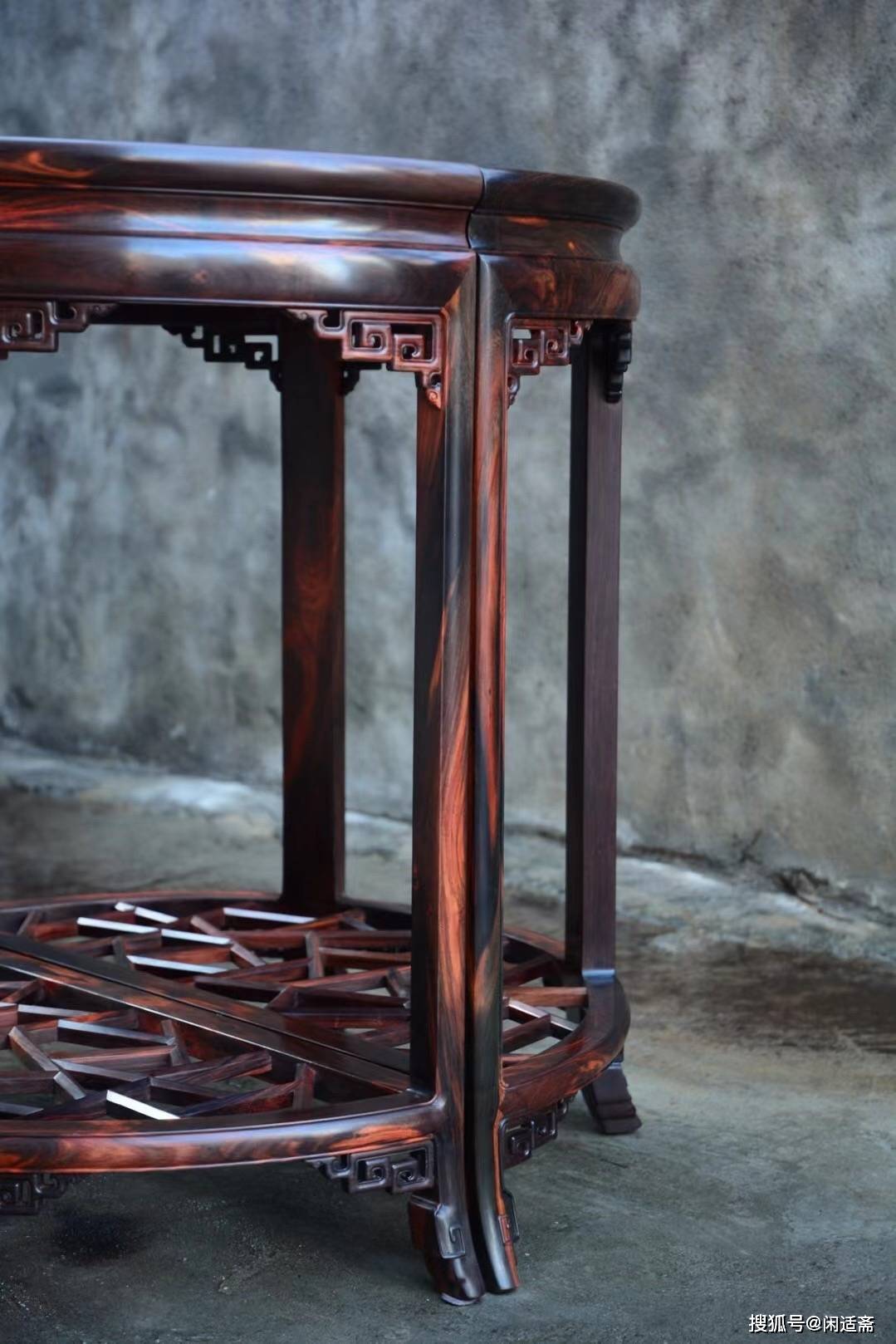 大红酸枝月牙桌,玄关美搭装饰,美极了!