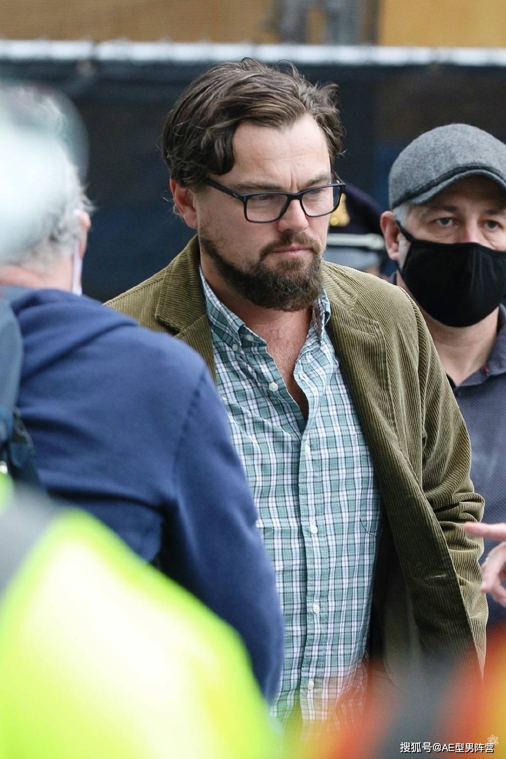 "小李子"莱昂纳多片场照曝光!29年没演电视剧了,造型一秒入戏