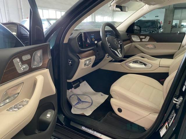 2020款奔驰gls450旗舰型越野车内饰更奢华