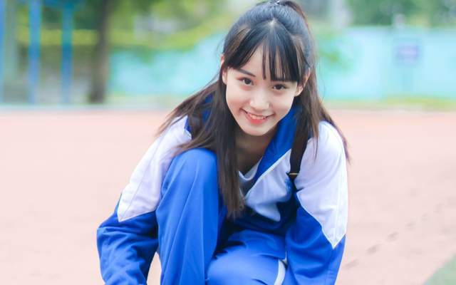 原创初中没毕业的漂亮女生说人丑只能多学习学好习不如嫁好人