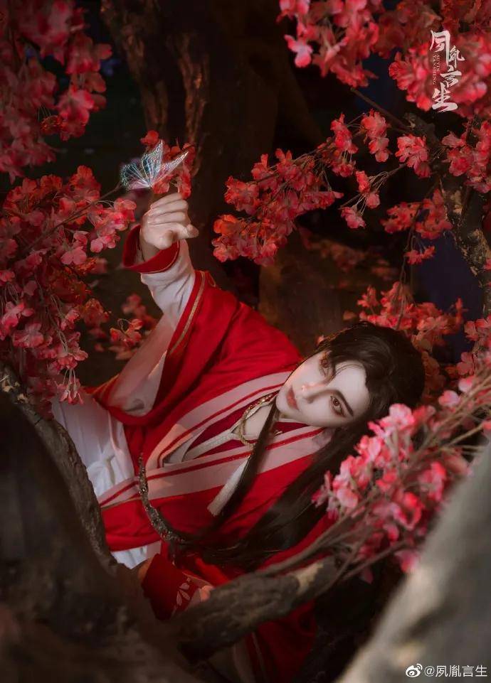《天官赐福》少年花城cos,一见倾心,惊艳到令我心动的颜值