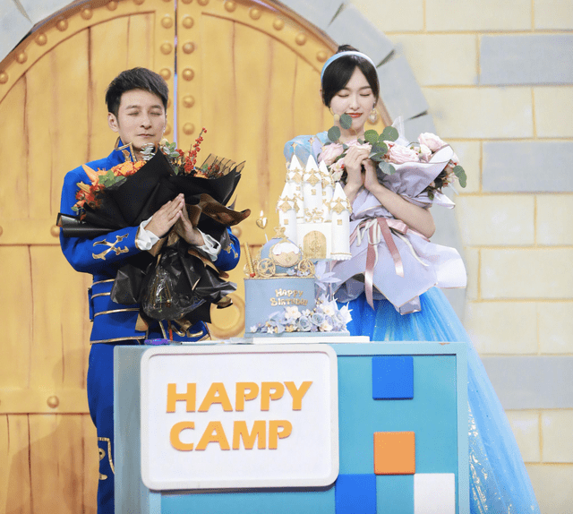 唐嫣37岁生日晒甜美照,穿公主裙爬梯子,堪称迪士尼在逃公主