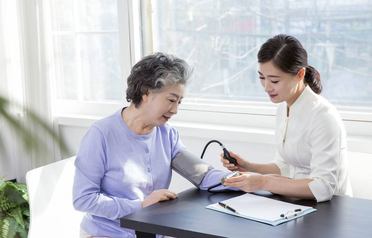 老年人想"少去医院多省钱",这14条"核心知识",一定要记好_用药