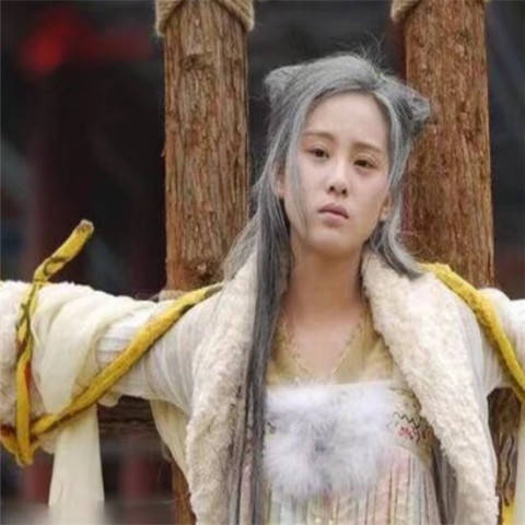 电视剧里被五花大绑的女主,前三位都想救,看到最后一位:没有救的必要!