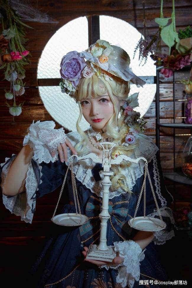 lolita:阁楼少女,花中精灵